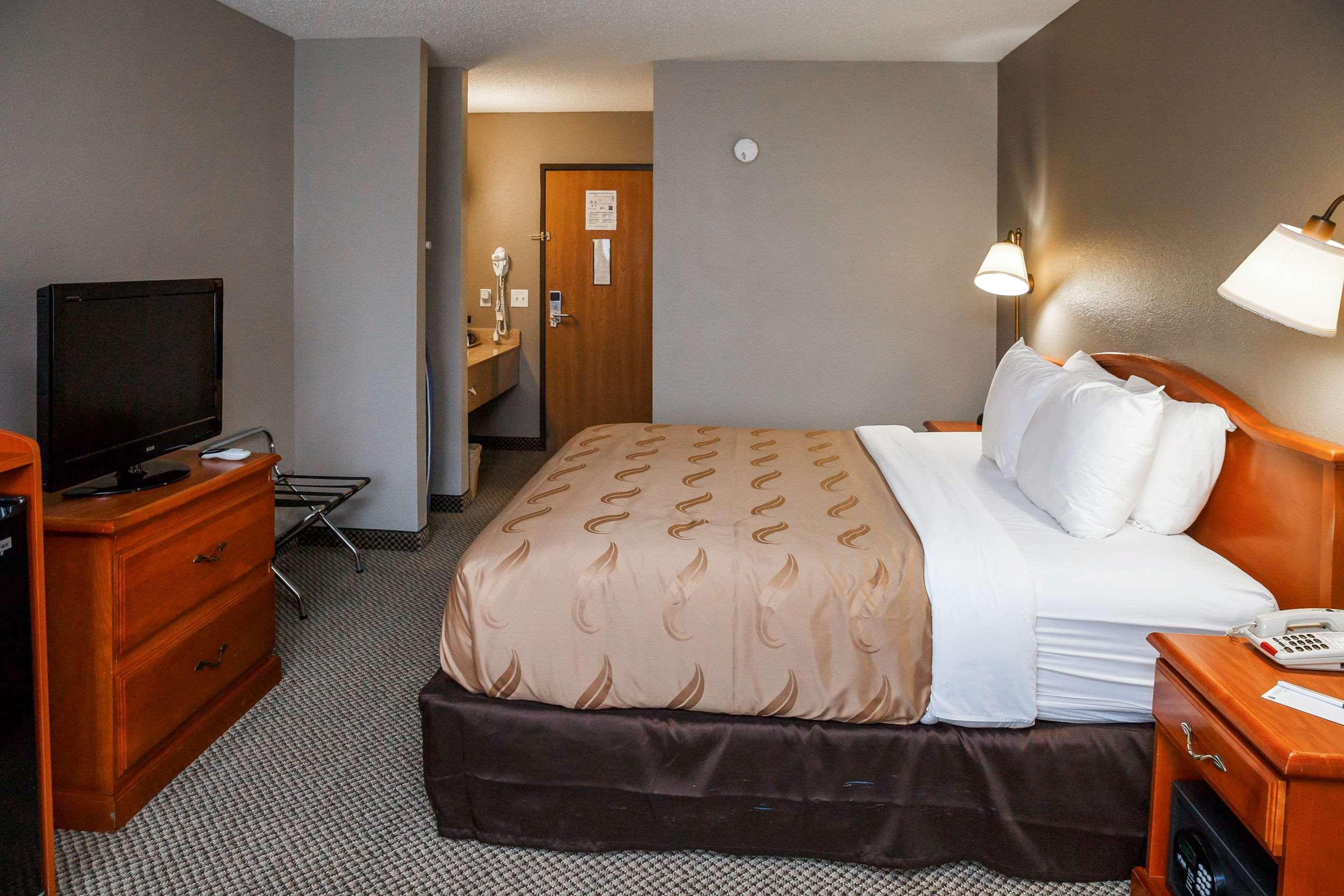 Quality Inn Burlington Near Hwy 34 Eksteriør bilde