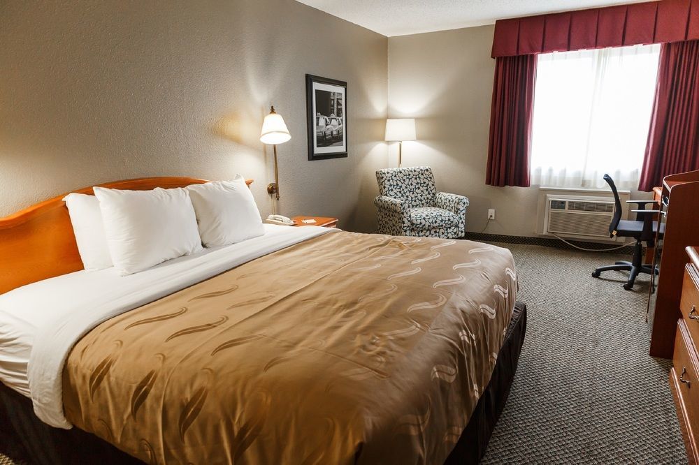 Quality Inn Burlington Near Hwy 34 Eksteriør bilde