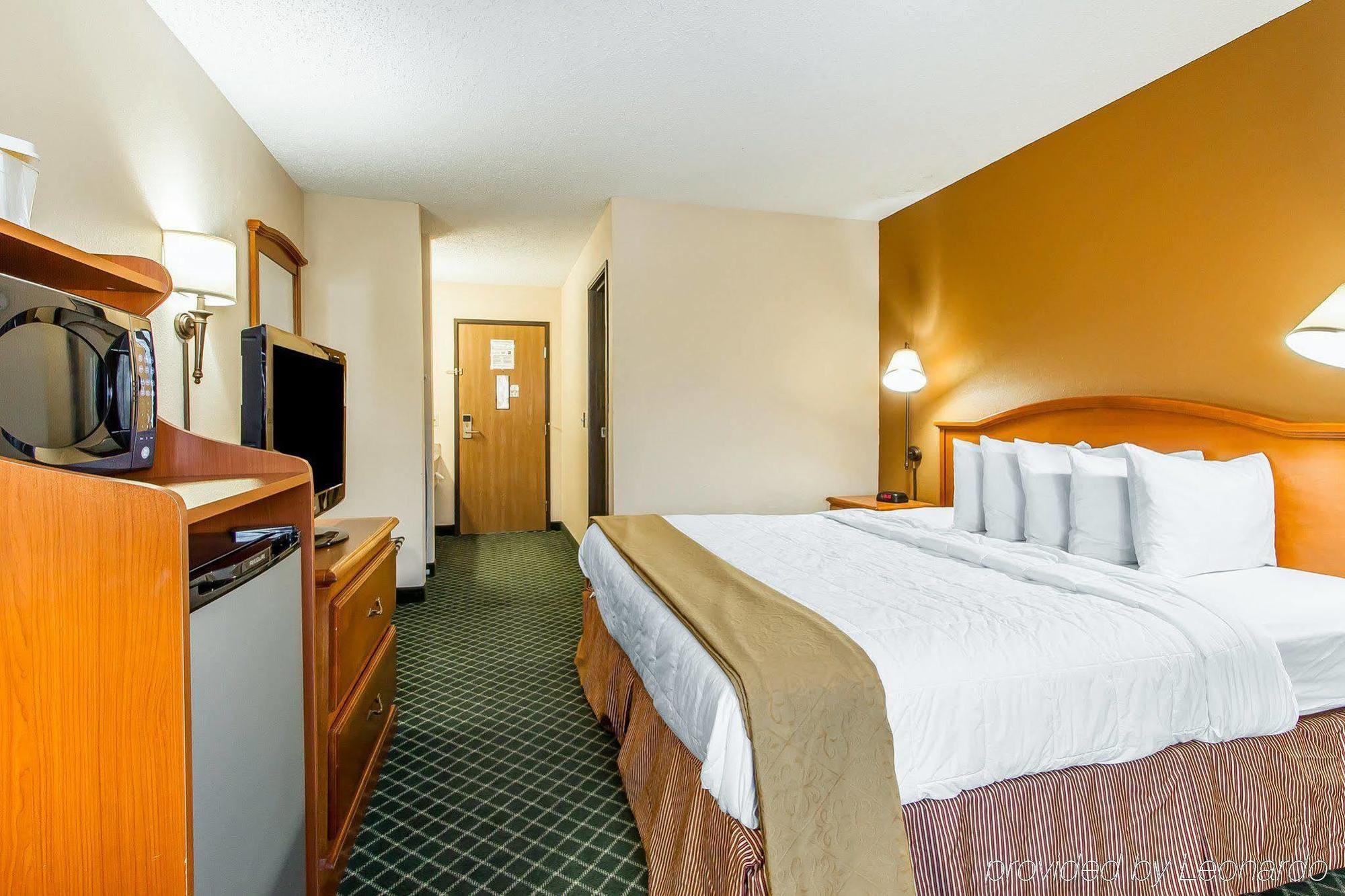 Quality Inn Burlington Near Hwy 34 Eksteriør bilde