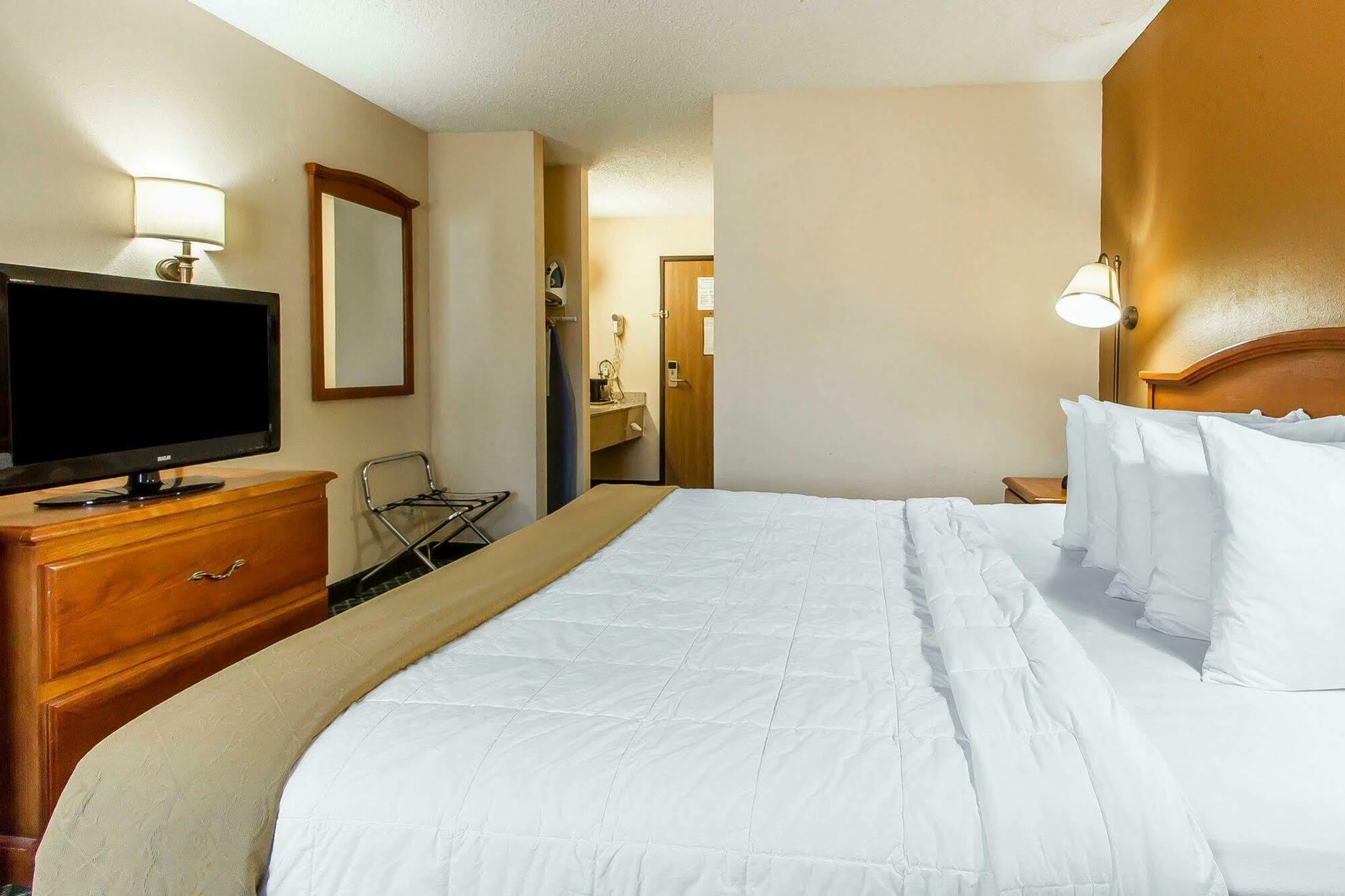 Quality Inn Burlington Near Hwy 34 Eksteriør bilde