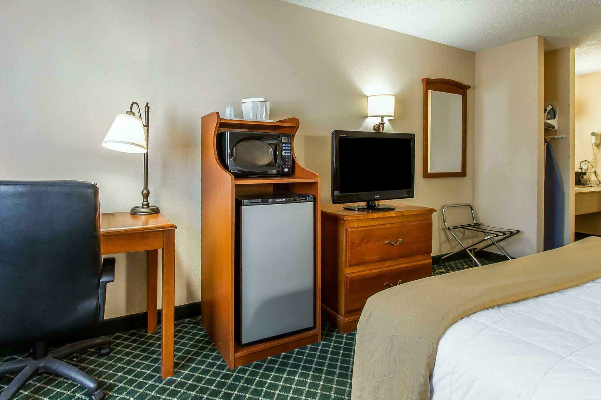 Quality Inn Burlington Near Hwy 34 Eksteriør bilde