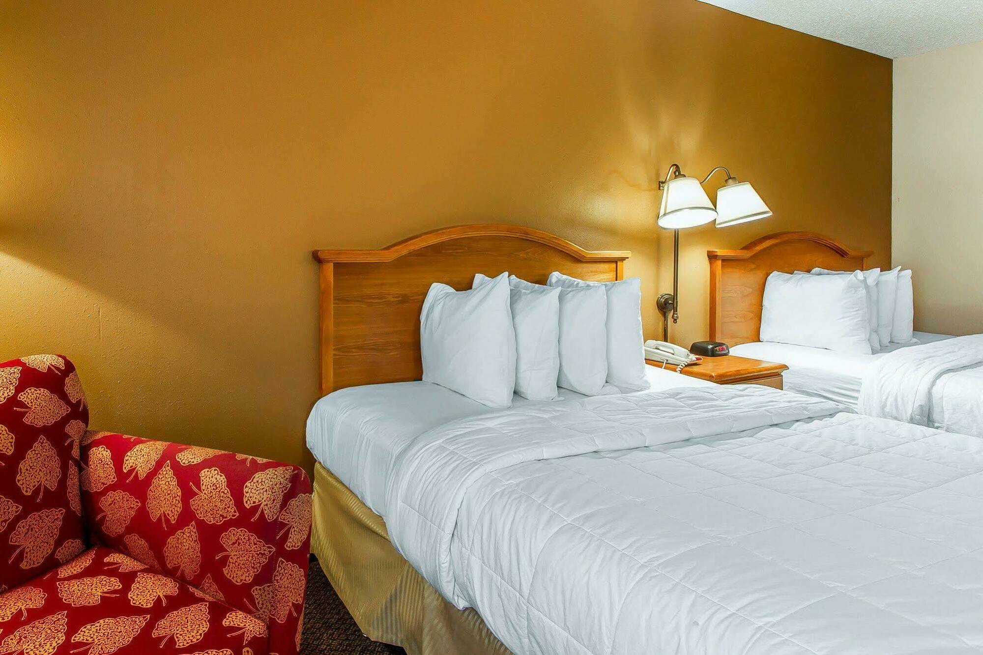 Quality Inn Burlington Near Hwy 34 Eksteriør bilde