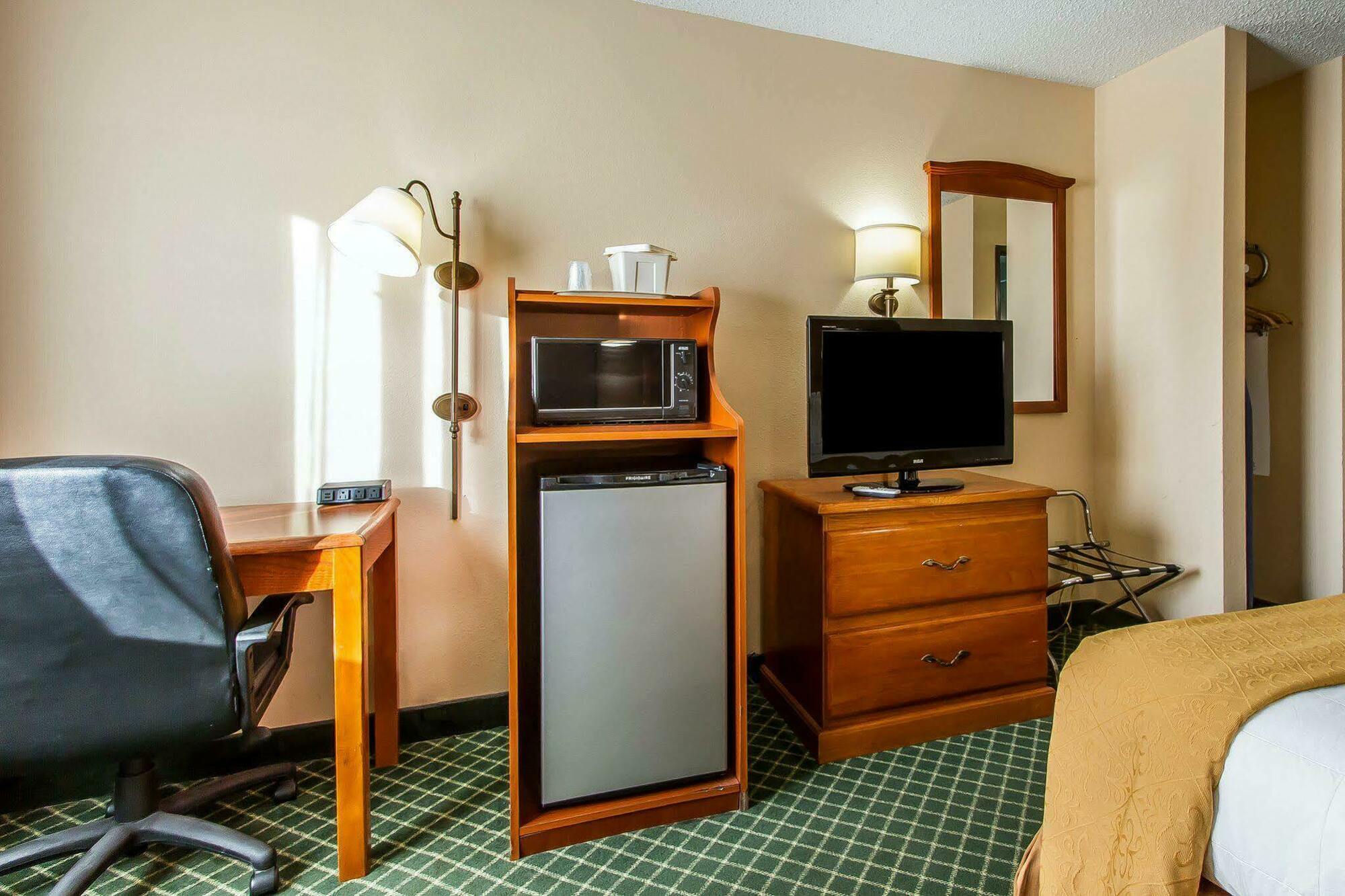 Quality Inn Burlington Near Hwy 34 Eksteriør bilde