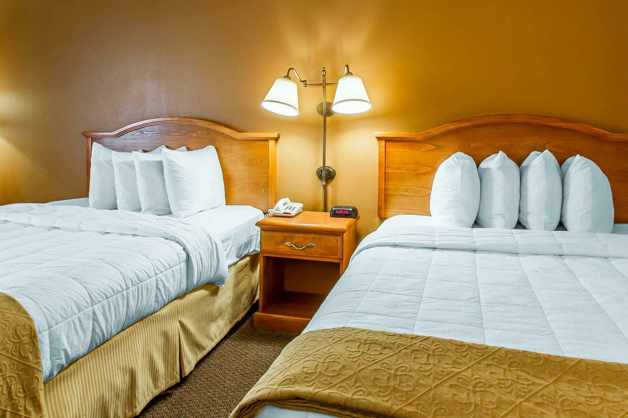 Quality Inn Burlington Near Hwy 34 Eksteriør bilde