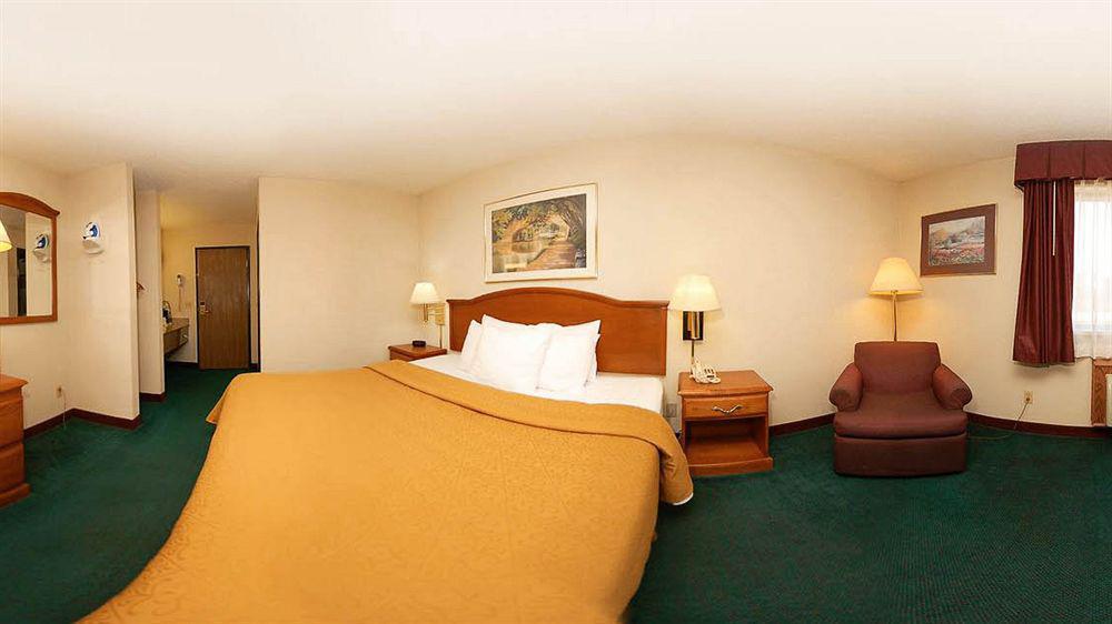 Quality Inn Burlington Near Hwy 34 Eksteriør bilde